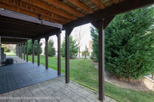 16 Pate Dr, Middletown NJ 07748-1700 exterior