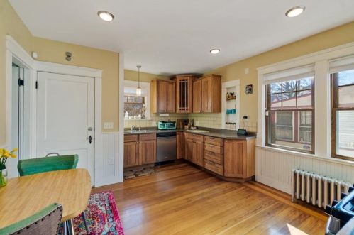 73 Gray St, Providence RI 02904-4702 exterior