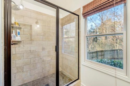 1056 Country Ln, Atlanta GA 30324-4519 exterior