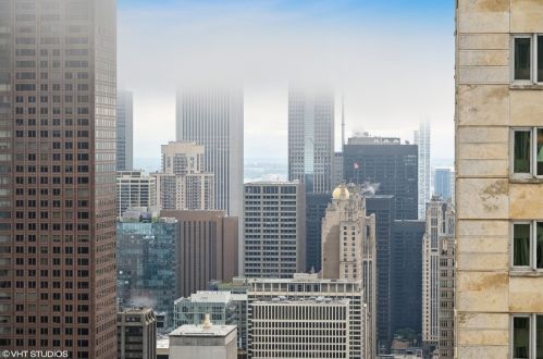 950 Michigan Ave, Chicago IL 60605-2201 exterior