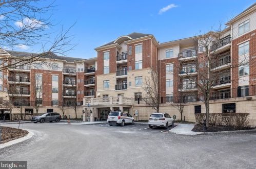 333 Carson Ter, Huntingdon Valley PA  19006-4719 exterior