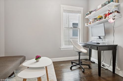 2853 Elston Ave, Chicago IL 60618-5843 exterior