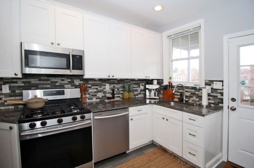 1664 Hillsdale Ave, Pittsburgh PA 15216-1870 exterior