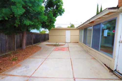 215 Princeton Ave, Fullerton CA 92831-3818 exterior