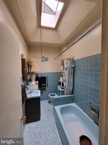 5807 Hazel Ave, Philadelphia PA 19143-1937 exterior