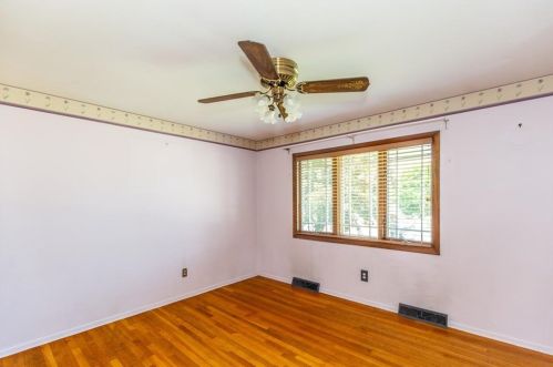 702 Knollwood Dr, Woonsocket RI 02895-2632 exterior