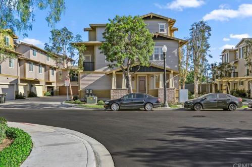 120 Liberty St, Tustin CA  92782-6515 exterior