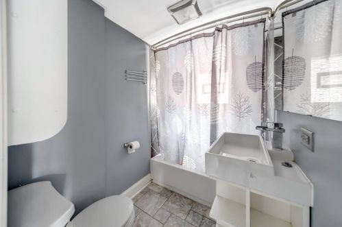 2719 Kildare Ave, Chicago IL 60629-5020 exterior