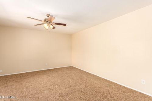 9447 41 Dr, Phoenix AZ 85053-5360 exterior