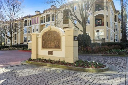 955 Juniper St, Atlanta GA  30309-5123 exterior