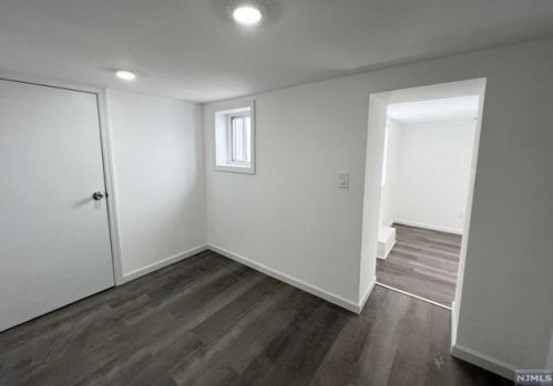 683 Ctr Ave, River Edge NJ 07661-2409 exterior