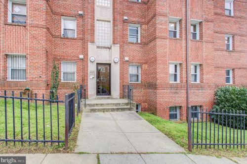 1800 28th Pl, Washington, DC 20020-6408