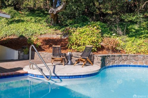 1306 Murchison Dr, Millbrae CA 94030-3026 exterior