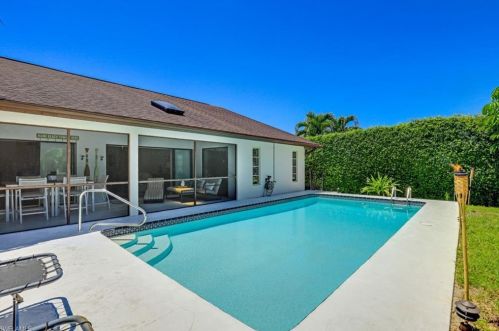 1625 Osprey Ave, Naples FL 34102-3417 exterior