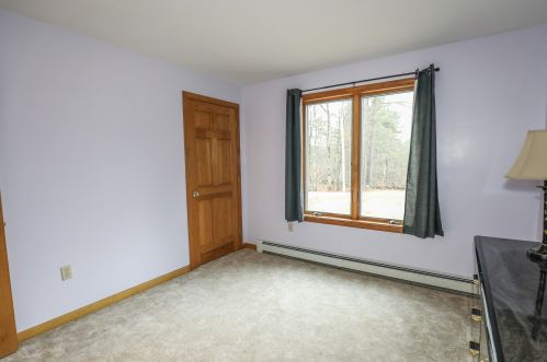 63 Chichester Rd, Concord NH 03307-0706 exterior