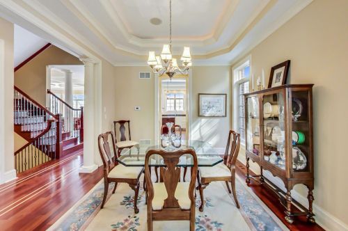 642 Euclid Ave, Elmhurst IL 60126-4338 exterior