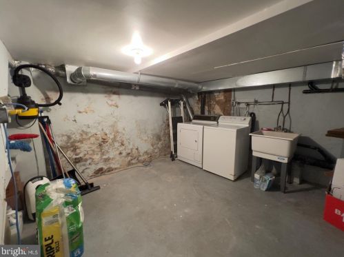 1738 Addison St, Philadelphia PA 19143-1307 exterior