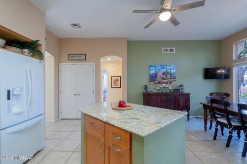 2261 Gerbera Way, Tucson AZ 85755-7167 exterior