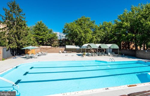 1311 Delaware Ave, Washington DC  20024-3930 exterior