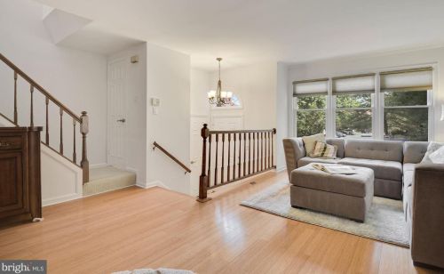 10504 Pine Haven Ter, Rockville MD  20852-3435 exterior