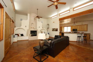 3897 Irvington Rd, Tucson AZ  85746-9455 exterior