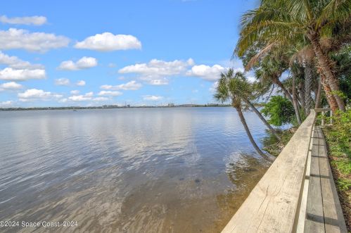 225 Tropical Trl, Merritt Island FL 32952-4836 exterior