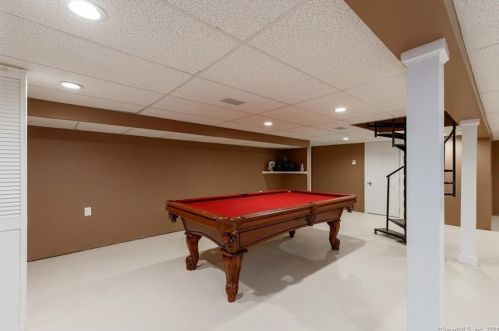 27 Seagrave St, Killingly CT 06239-4129 exterior