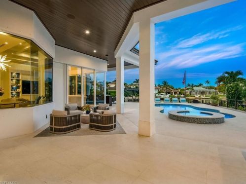 320 Devils Bight, Naples FL 34103-2432 exterior