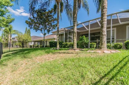 8028 Hampton Lake Dr, Tampa FL  33647-3558 exterior