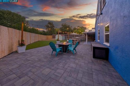 4207 Cobblestone Dr, Concord, CA 94521-2725