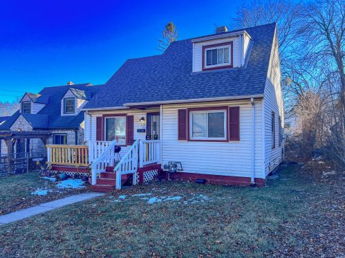 3527 Glendale Ave, Milwaukee WI  53209-5921 exterior