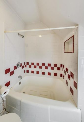 2145 Grace St, Chicago IL 60618-4901 exterior