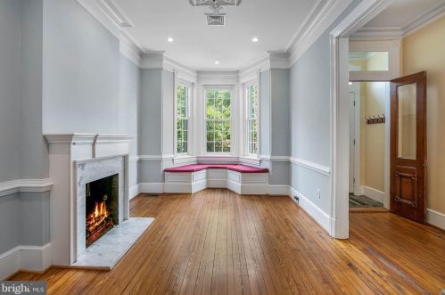 409 A St, Washington DC  20003-3806 exterior