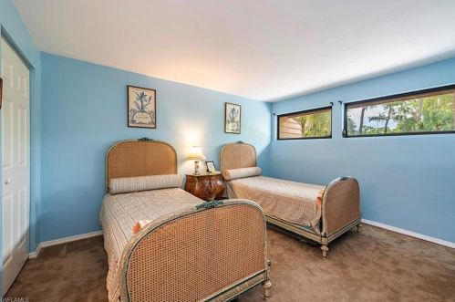 368 Edgemere Way, Naples FL 34105-7151 exterior