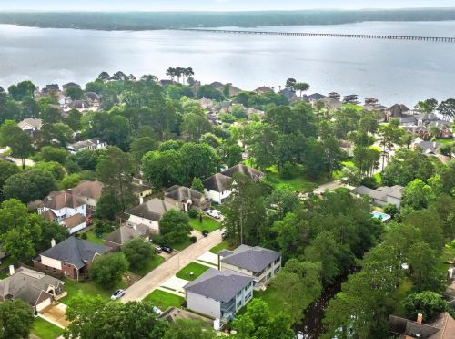 8610 Cross Country Dr, Humble TX 77346-6115 exterior