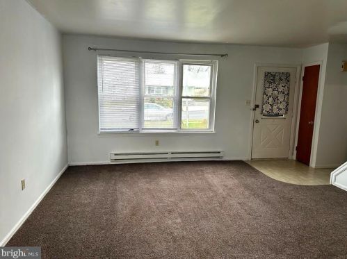 104 Armstrong Ln, Lancaster PA  17603-5972 exterior