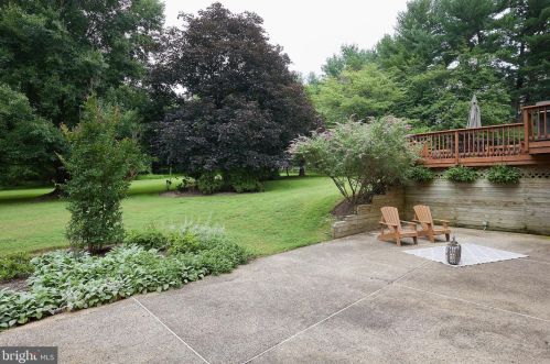 13508 Maidstone Ln, Rockville MD 20854-1030 exterior