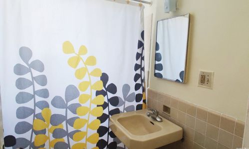 1490 East Ave, Bronx NY  10462-7502 exterior