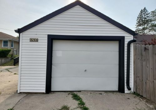 4264 62, Milwaukee WI 53216-1237 exterior