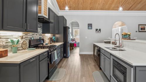 157 Lake Juniper Cir, Defuniak Springs FL 32433-3531 exterior