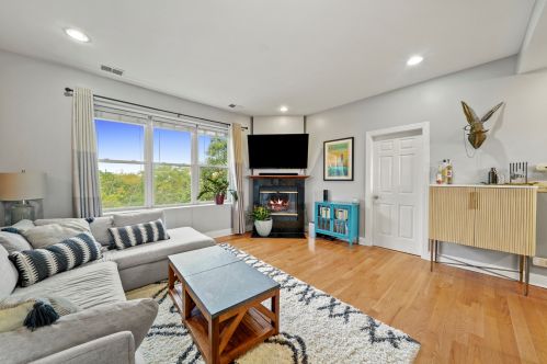 2307 Haddon Ave, Chicago, IL 60622-4966