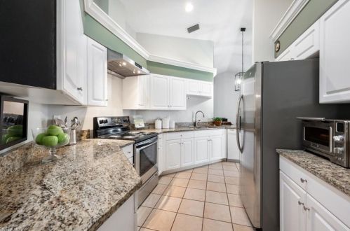 3166 Carriage Cir, Naples FL 34105-2700 exterior