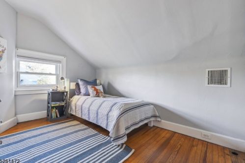 180 Christopher St, Montclair NJ 07042-4206 exterior