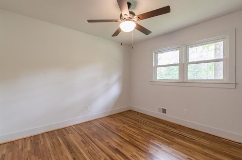 1897 Dorsey Ave, Atlanta GA  30344-6846 exterior