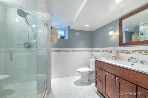 6067 Caldwell Ave, Chicago IL  60646-4835 exterior