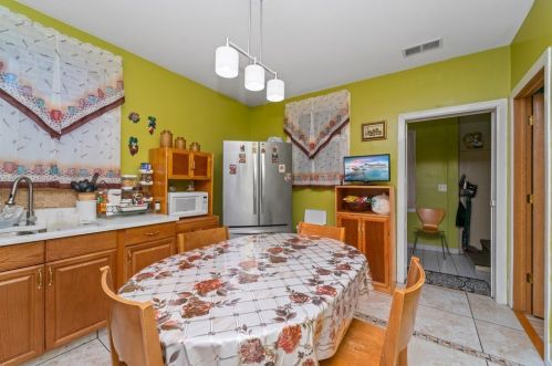 2720 Karlov Ave, Chicago IL 60652-3121 exterior