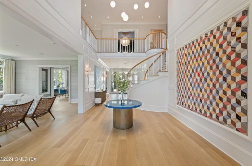 176 Shr Rd, Old Greenwich CT 06870-2121 exterior