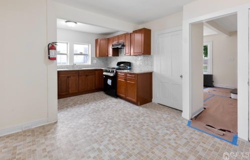 251 Handy St, New Brunswick NJ  08901-2943 exterior