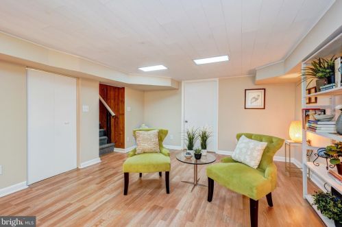 102 Mannakee St, Rockville MD 20850-1914 exterior