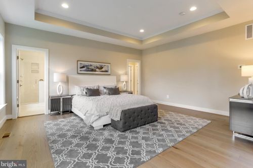 920 Darton Dr, Alexandria VA 22308-2021 exterior